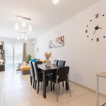 2 Bedroom In St Julians Prime Location In Paceville 3 By Vaganza Apartament *