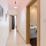2 Bedroom With Balcony In St Julians, Paceville, 3 By Vaganza Saint Julian's