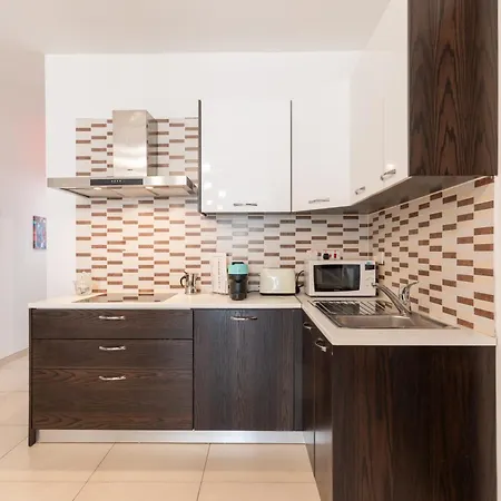 2 Bedroom With Balcony In St Julians, Paceville, 3 By Vaganza * Saint Julian's