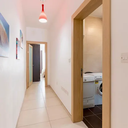 2 Bedroom With Balcony In St Julians, Paceville, By Vaganza Saint Julian's
