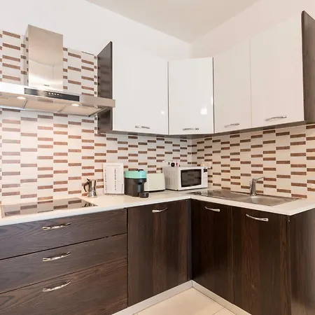 2 Bedroom With Balcony In St Julians, Paceville, By Vaganza *