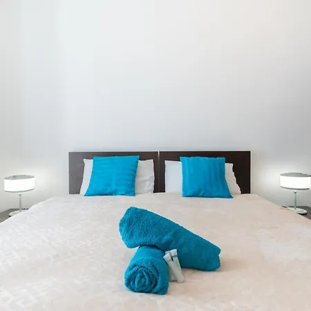 Appartement 2 Bedroom With Balcony In St Julians, Paceville, 3 By Vaganza