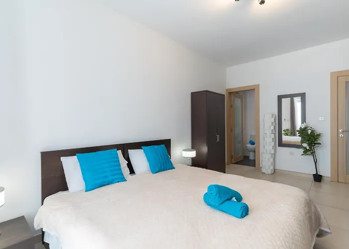 Lägenhet 2 Bedroom In St Julians Prime Location In Paceville 3 By Vaganza St. Julian's