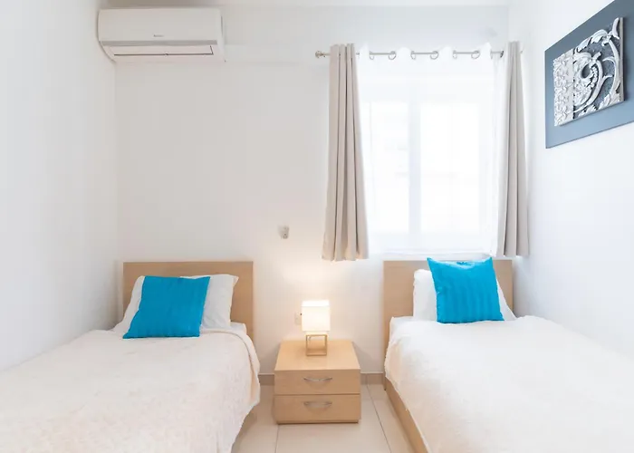 2 Bedroom In St Julians Prime Location In Paceville 3 By Vaganza Lägenhet