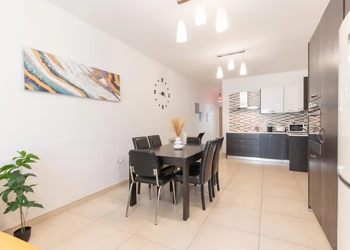 2 Bedroom In St Julians Prime Location In Paceville 3 By Vaganza * St. Julian's