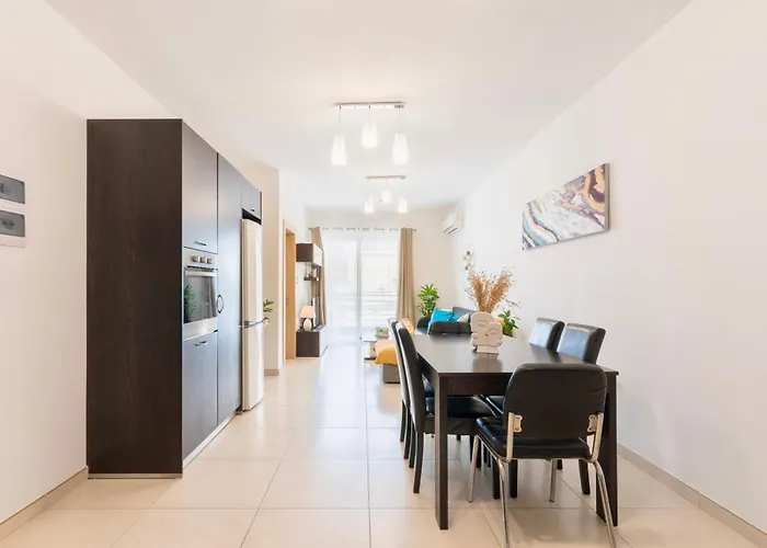 2 Bedroom In St Julians Prime Location In Paceville 3 By Vaganza * St. Julian's