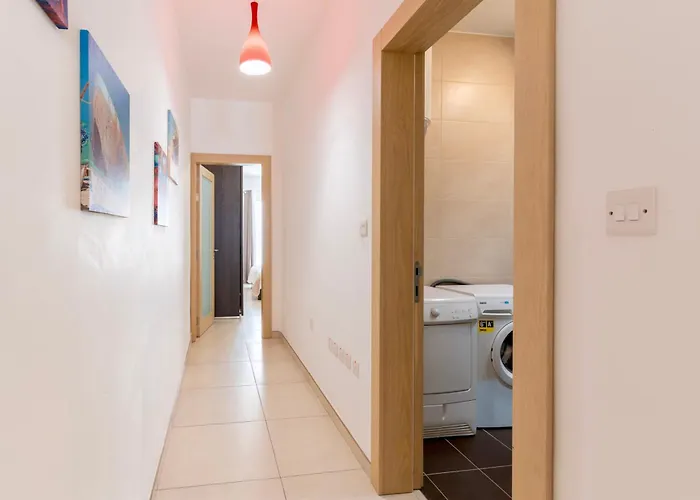 Lägenhet 2 Bedroom In St Julians Prime Location In Paceville 3 By Vaganza